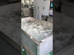 With pre-soak tank for mass tableware washing, easily remove heavy food residue before main washing.